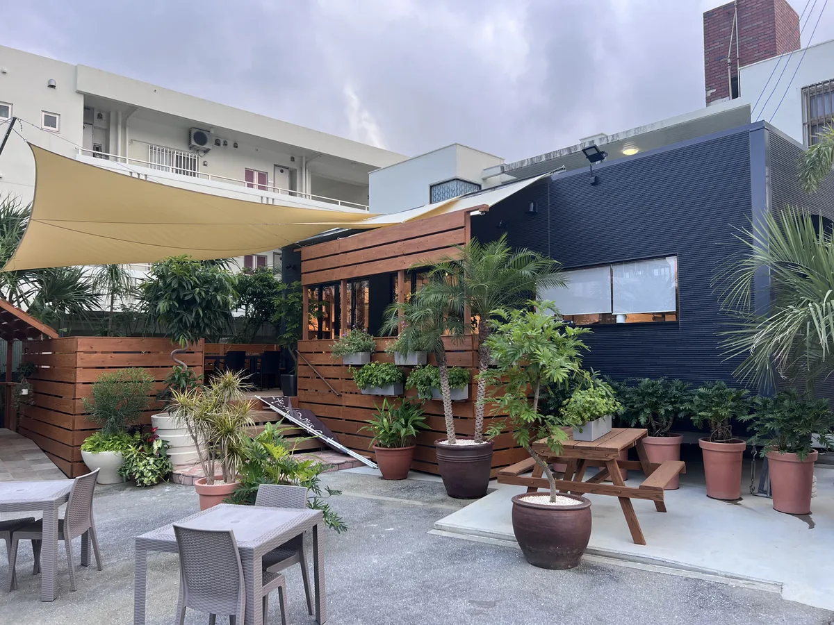 PLUS GARDEN CAFE の施工事例