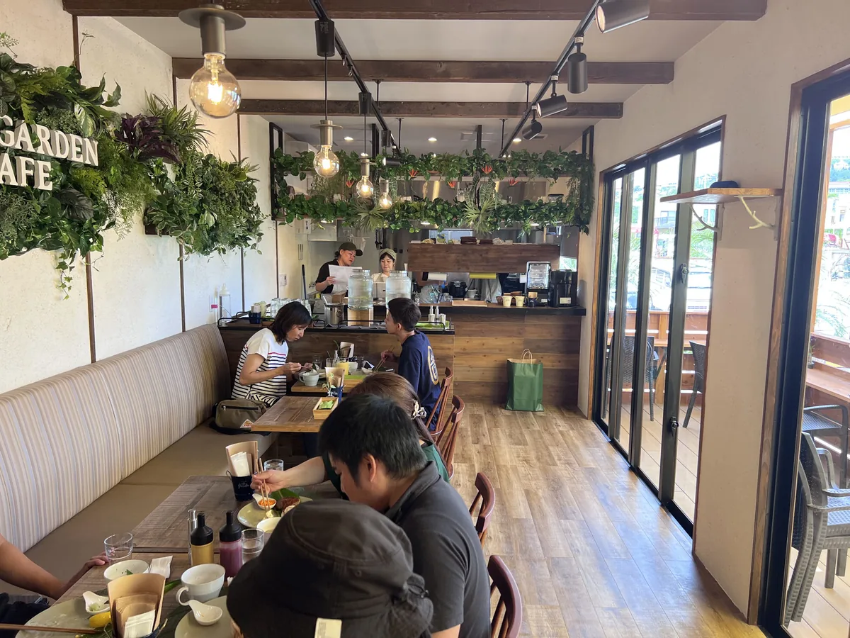 PLUS GARDEN CAFE の施工事例 2